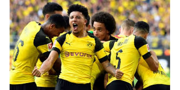 Borussia Dortmund schlug den FC Bayern München zu Hause mit 2: 0
